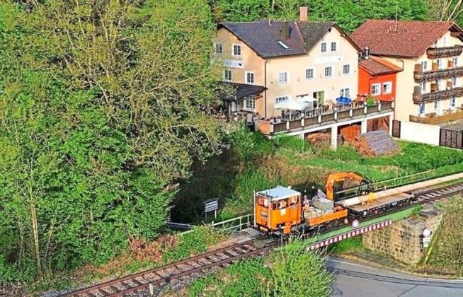 Gemeinde Freinberg: unter NEWS PLATTFORM drei Links zum Maibaum-Diebstahl
